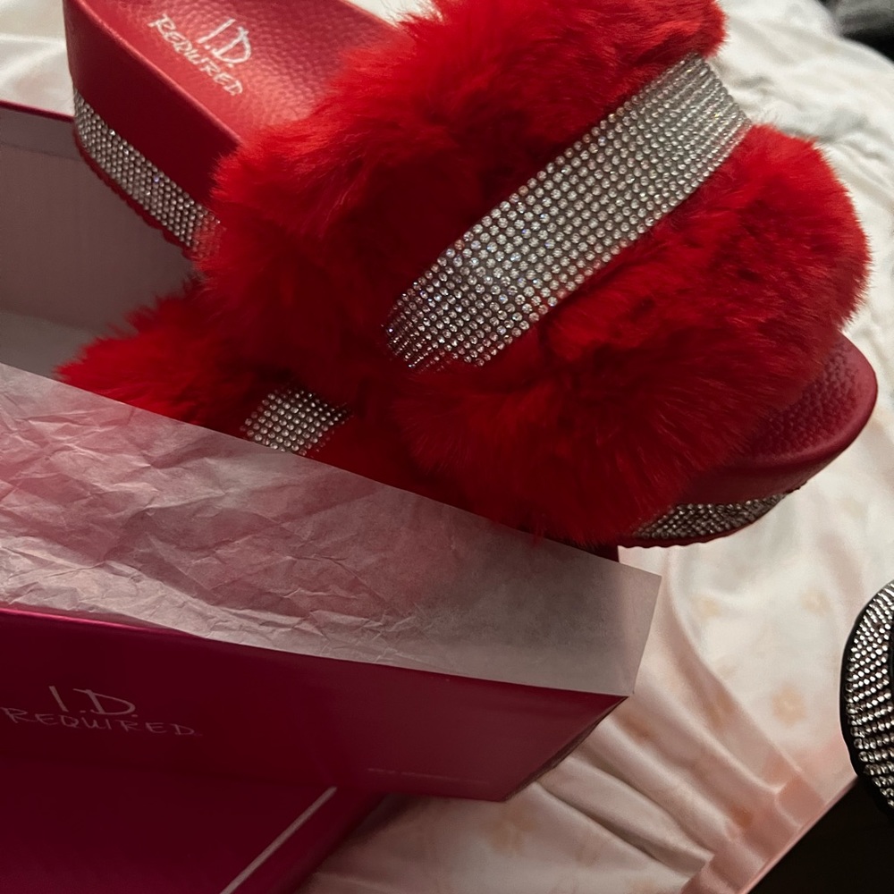 Red fluffy bling slides sz 7